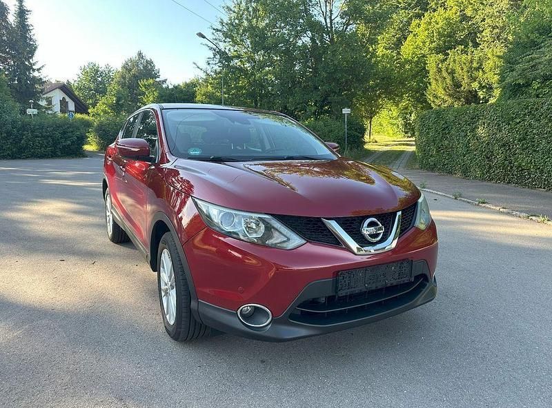 Rot Gebraucht 2015 Nissan Qashqai Acenta SUV | 10.490 € (Fairer Preis) - Bild 1/4