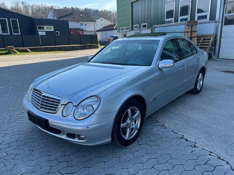 Gebraucht Mercedes E280 190 PS (139 kW) 2005 Silber Limousine
