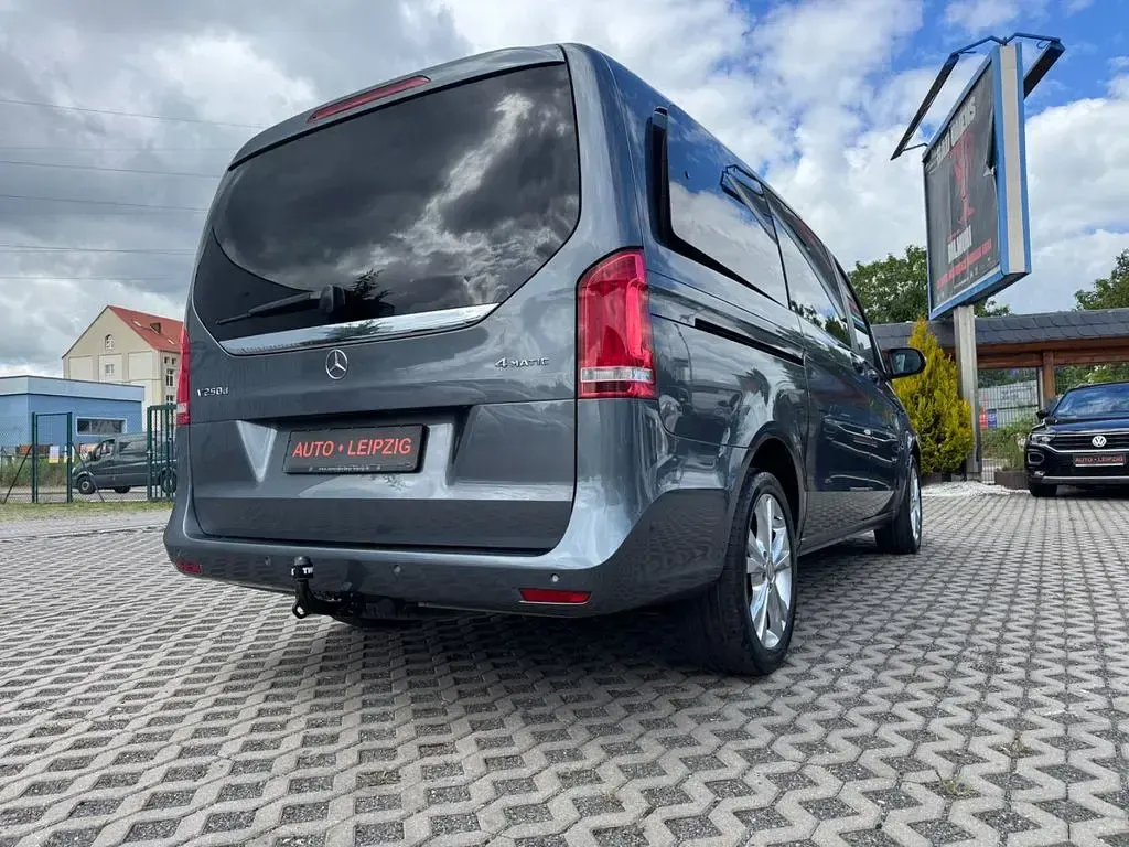 Gebraucht Mercedes V250 Sport 190 PS (139 kW) 2015 Grau Van / Kleinbus