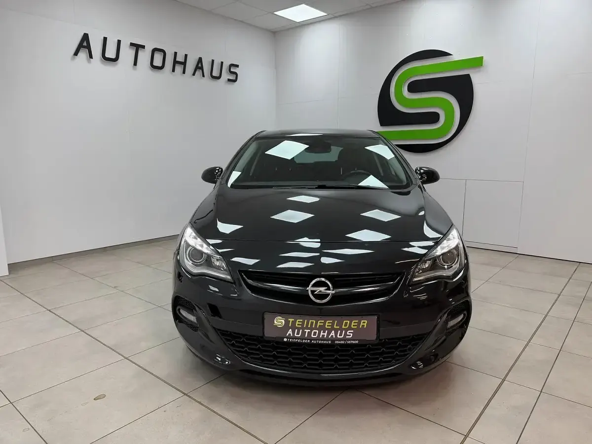 Używany Opel Astra 194 KM (142 kW) 2015 Czarny Kombi