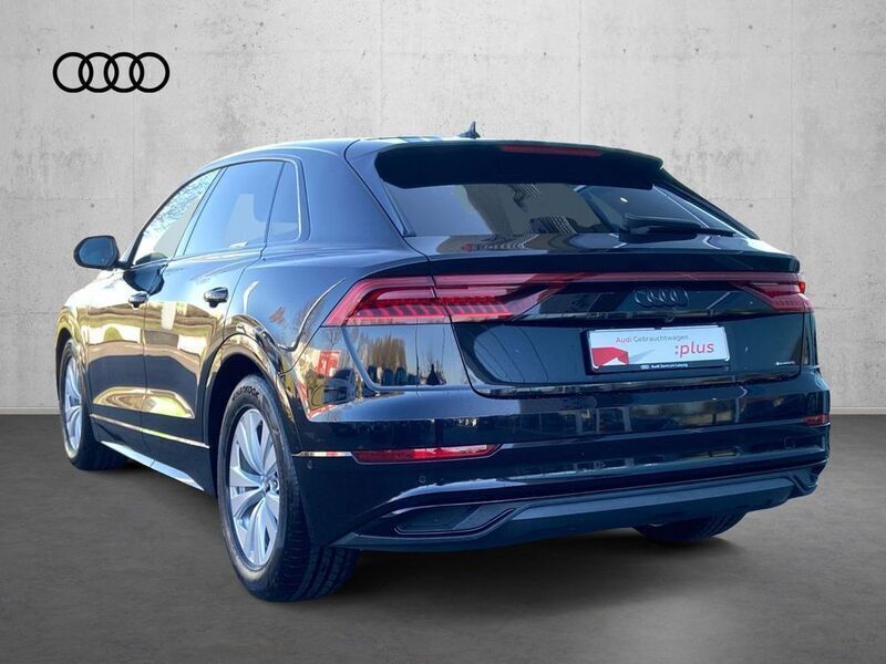 Gebraucht Audi Q8 Ambiente 231 PS (169 kW) 2021 Orcaschwarz metallic SUV