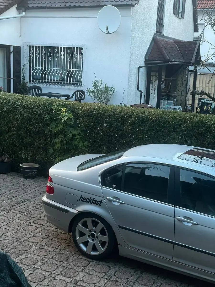 Gebraucht BMW 323 Sport Line 170 PS (125 kW) 1999 Silber Limousine