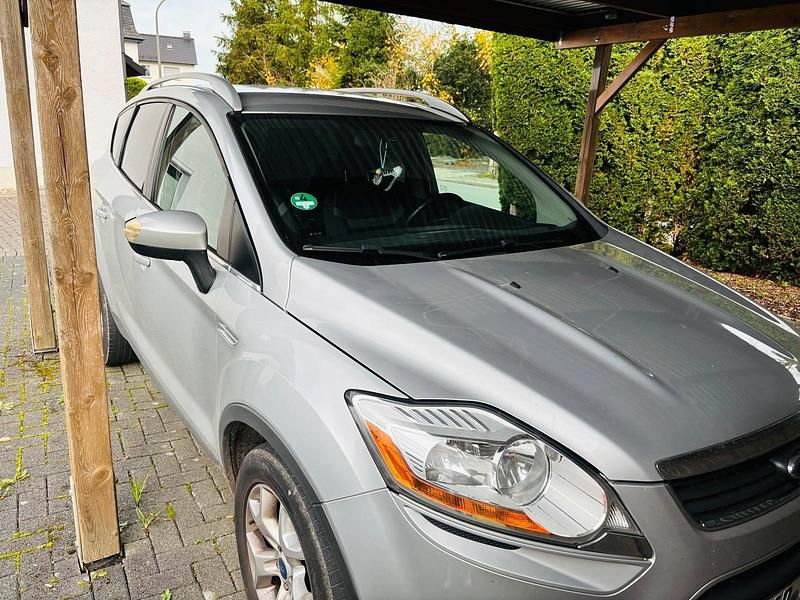 Silber Gebraucht 2011 Ford Kuga SUV | 7.500 € (Fairer Preis) - Bild 1/4