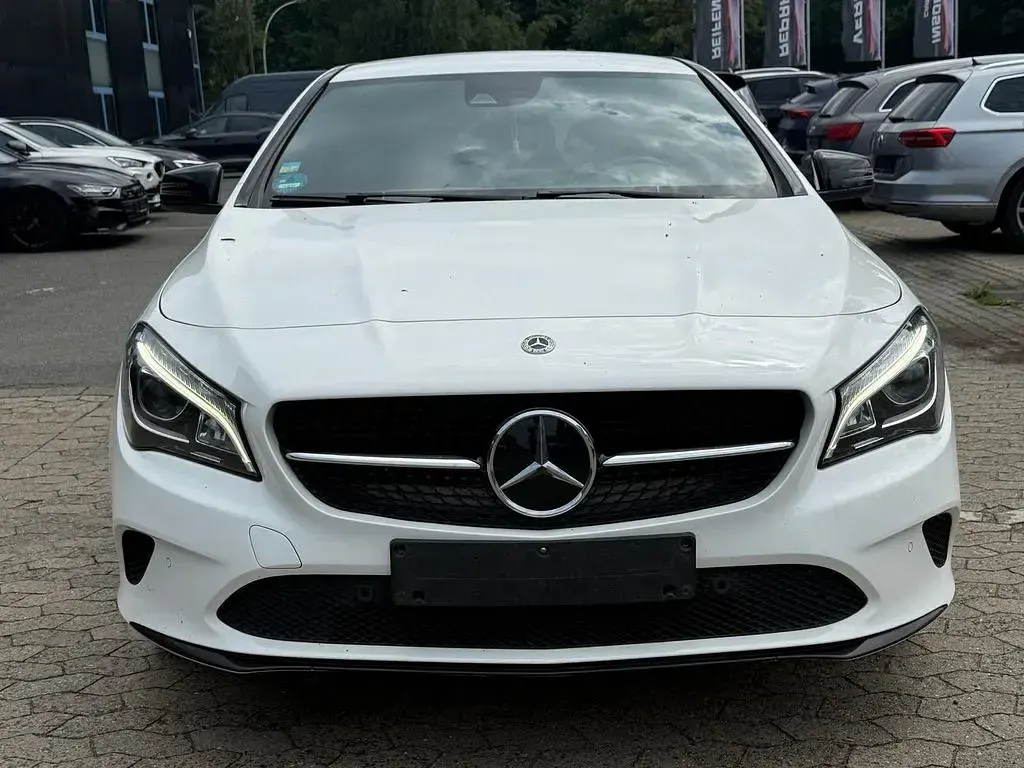 Gebraucht Mercedes CLA220 Shooting Brake 170 PS (125 kW) 2019 Weiß Kombi
