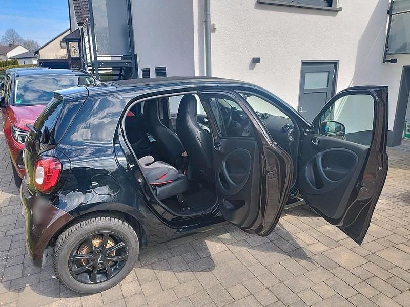 Gebraucht Smart ForFour 90 PS (66 kW) 2019 Braun Kleinwagen