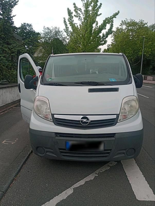 Gebraucht Opel Vivaro 117 PS (86 kW) 2008 Weiß Van / Kleinbus
