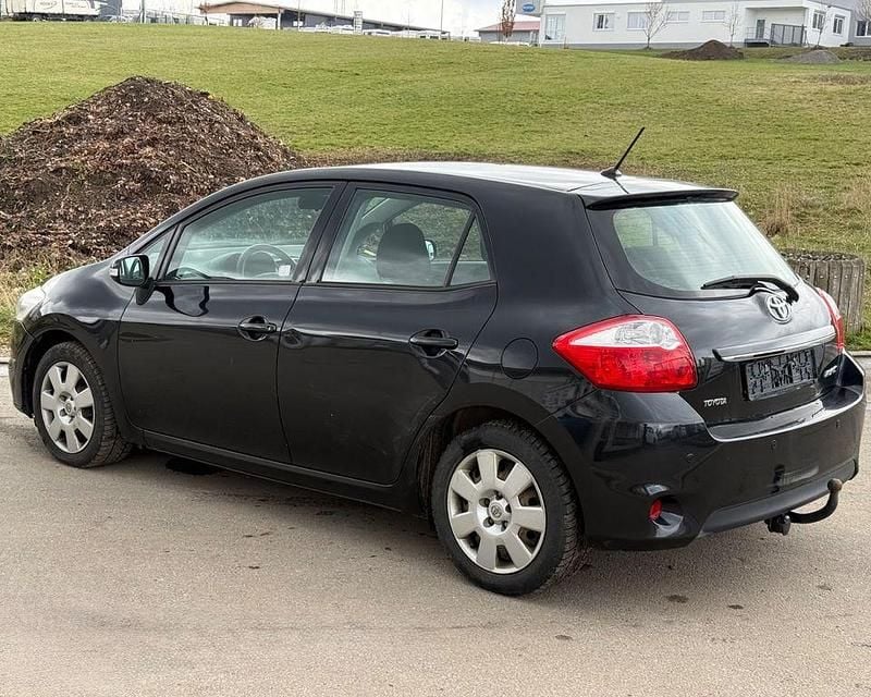 Gebraucht Toyota Auris 99 PS (72 kW) 2012 Schwarz Limousine