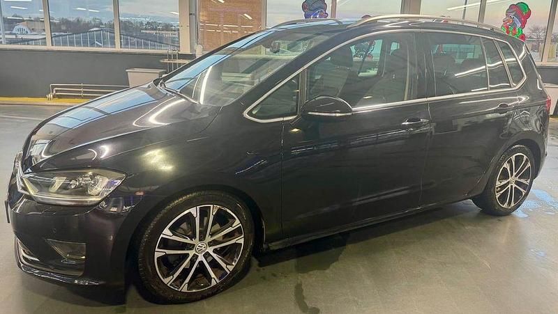 Schwarz Gebraucht 2015 VW Golf Sportsvan Highline Van / Kleinbus | 11.900 € (Fairer Preis) - Bild 1/4