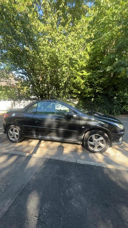 Gebraucht Peugeot 206 CC 110 PS (80 kW) 2004 Schwarz Cabrio