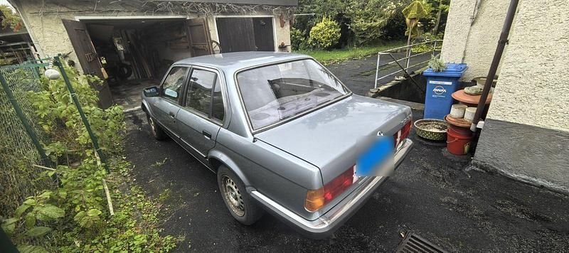 Gebraucht BMW 325 122 PS (89 kW) 1985 Limousine