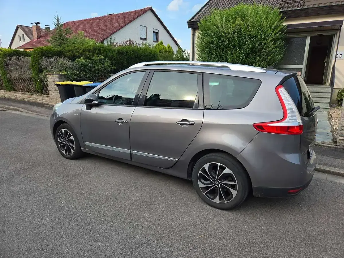 Gebraucht Renault Grand Scénic III Bose Edition 131 PS (96 kW) 2014 Grau Van / Kleinbus