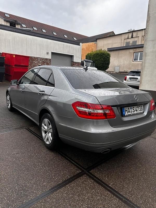 Gebraucht Mercedes E350 231 PS (169 kW) 2009 Grau Limousine