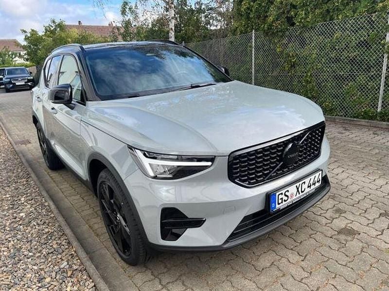 Gebraucht Volvo XC40 Plus 163 PS (119 kW) 2025 Grau SUV