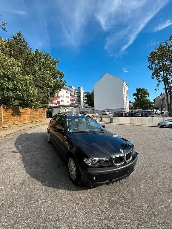 Gebraucht BMW 318 116 PS (85 kW) 2005 Schwarz Kombi