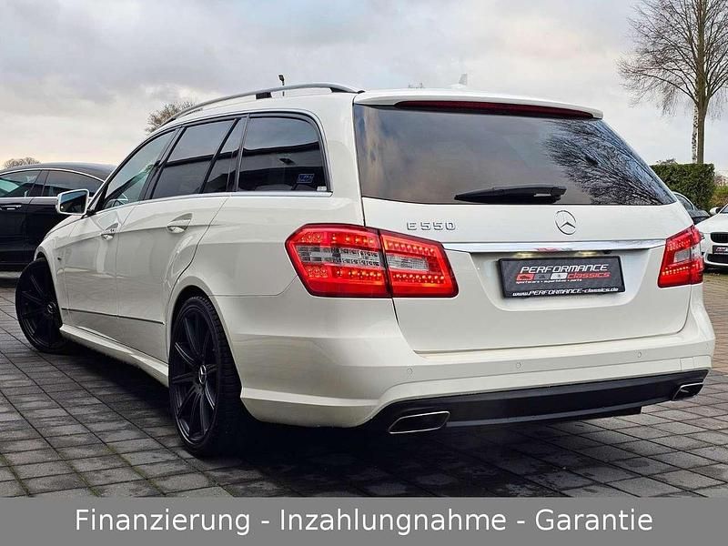 Gebraucht Mercedes E500 AMG 408 PS (300 kW) 2012 Diamant weiss (designo) Kombi