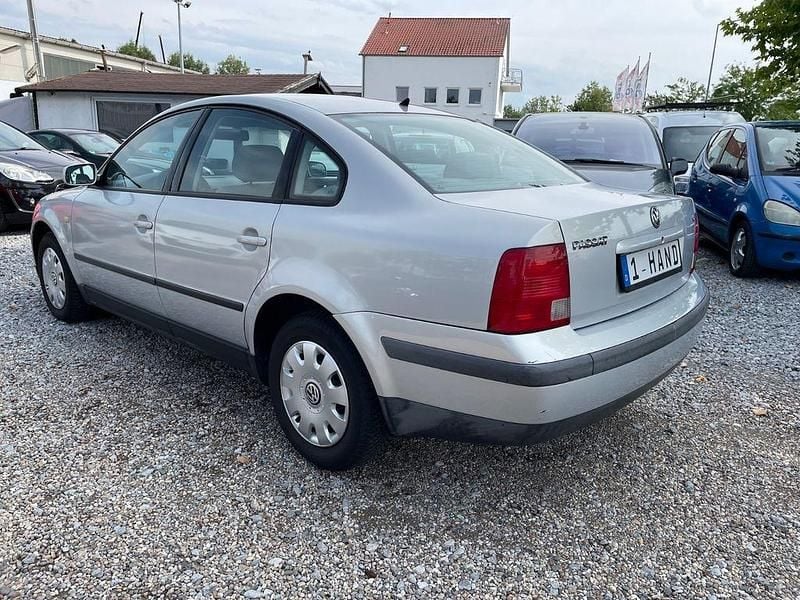 Gebraucht VW Passat 125 PS (91 kW) 1999 Silber Limousine