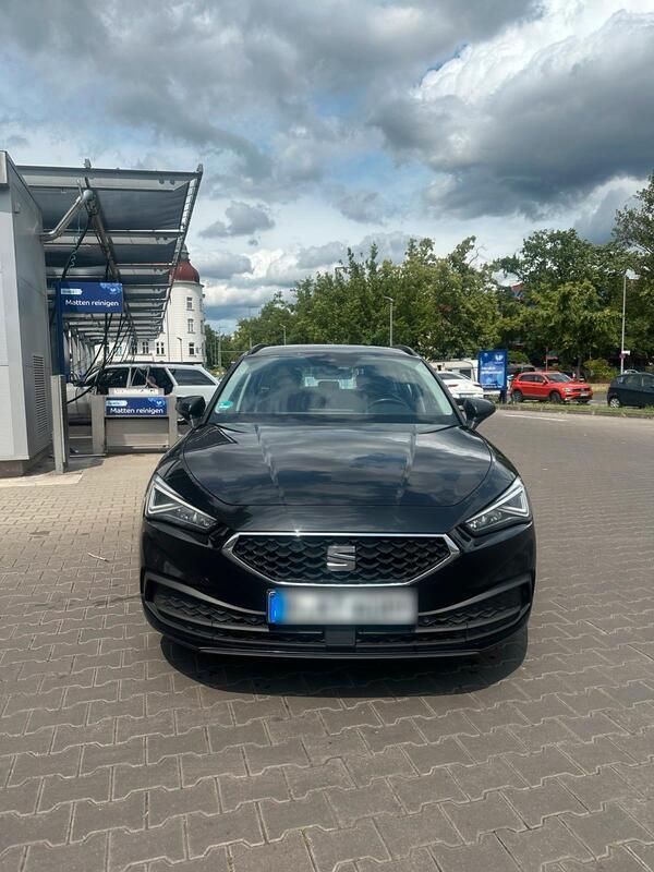 Schwarz Gebraucht 2022 Seat Leon Kombi | 12.000 € (Guter Preis) - Bild 1/4