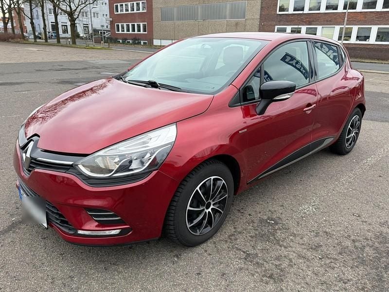 Gebraucht Renault Clio IV 90 PS (66 kW) 2016 Rot Limousine