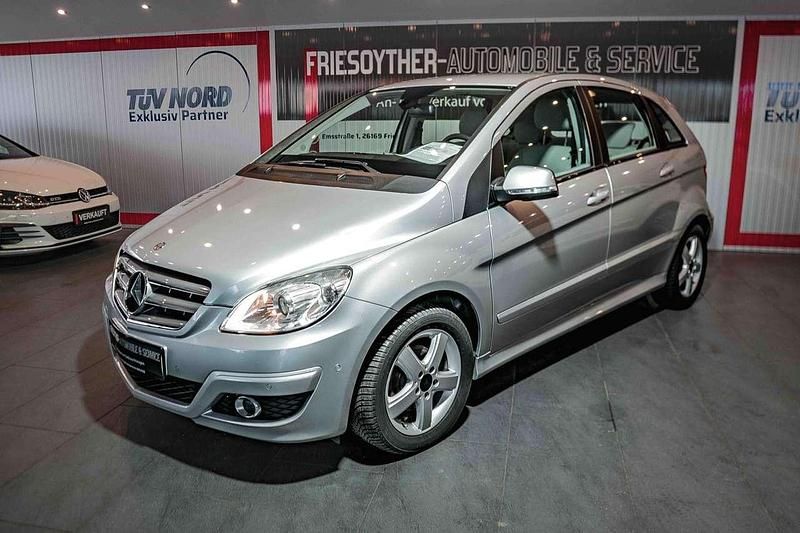 Gebraucht Mercedes B150 95 PS (69 kW) 2008 Silber Van / Kleinbus