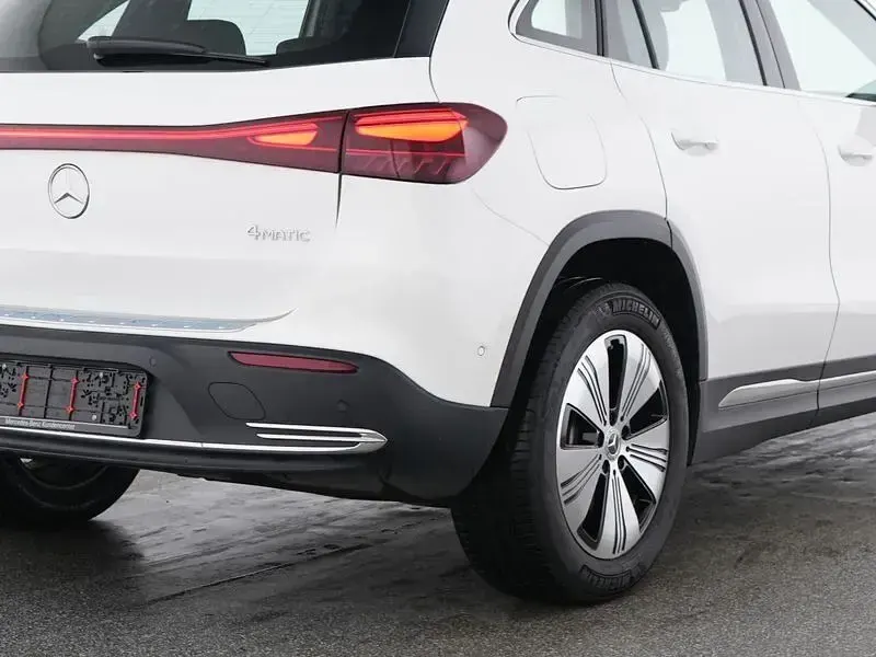 Gebraucht Mercedes EQA300 Progressive 167 kW (228 PS) 2025 Unilack polarweiß SUV