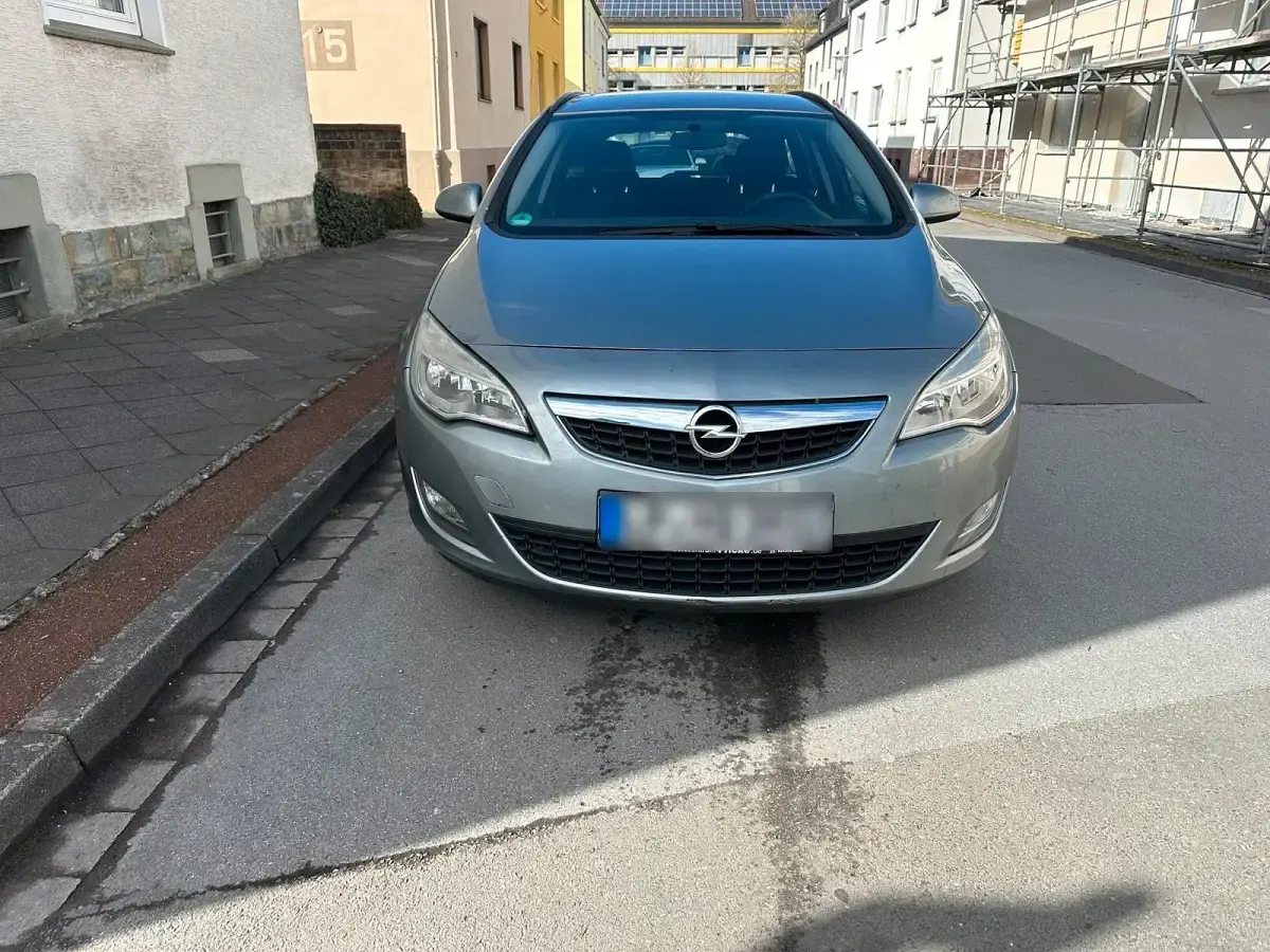 Usata Opel Astra 110 CV (80 kW) 2011 Grigio Station wagon