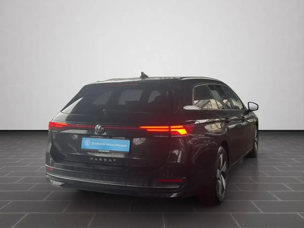 Gebraucht VW Passat Business 150 PS (110 kW) 2025 Grenadillschwarz metallic (metallic) Kombi