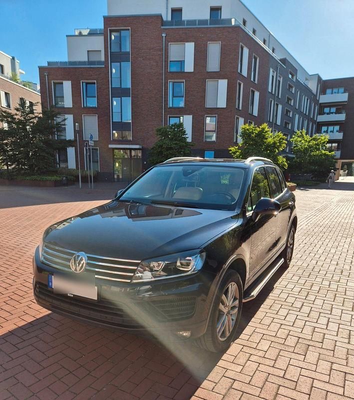 Blau Gebraucht 2015 VW Touareg Exclusive SUV | 20.500 € (Guter Preis) - Bild 1/4