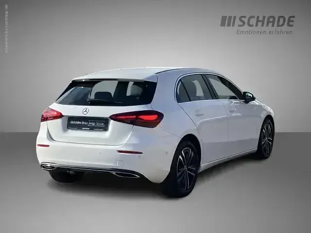 Gebraucht Mercedes A200 Progressive 163 PS (119 kW) 2024 Weiß Limousine