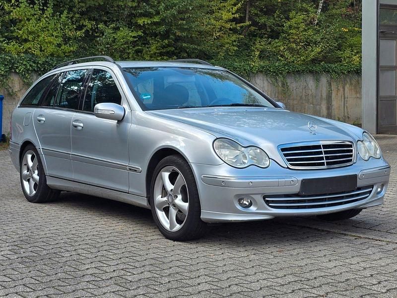 Silber Gebraucht 2005 Mercedes C180 Avantgarde Kombi | 3.450 € (Fairer Preis) - Bild 1/4