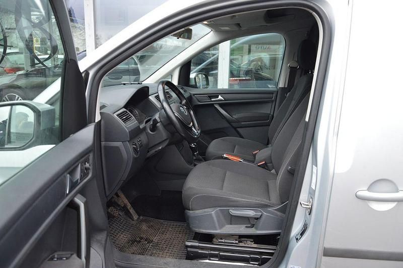 Gebraucht VW Caddy Maxi Trendline 102 PS (75 kW) 2018 Reflexsilber Van / Kleinbus