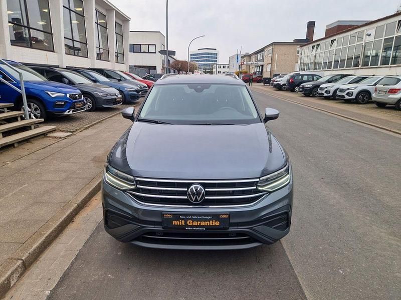 Gebraucht VW Tiguan Allspace Life 150 PS (110 kW) 2024 Grau SUV