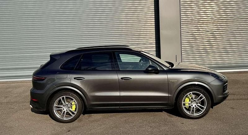 Gebraucht Porsche Cayenne 462 PS (339 kW) 2021 Grau SUV