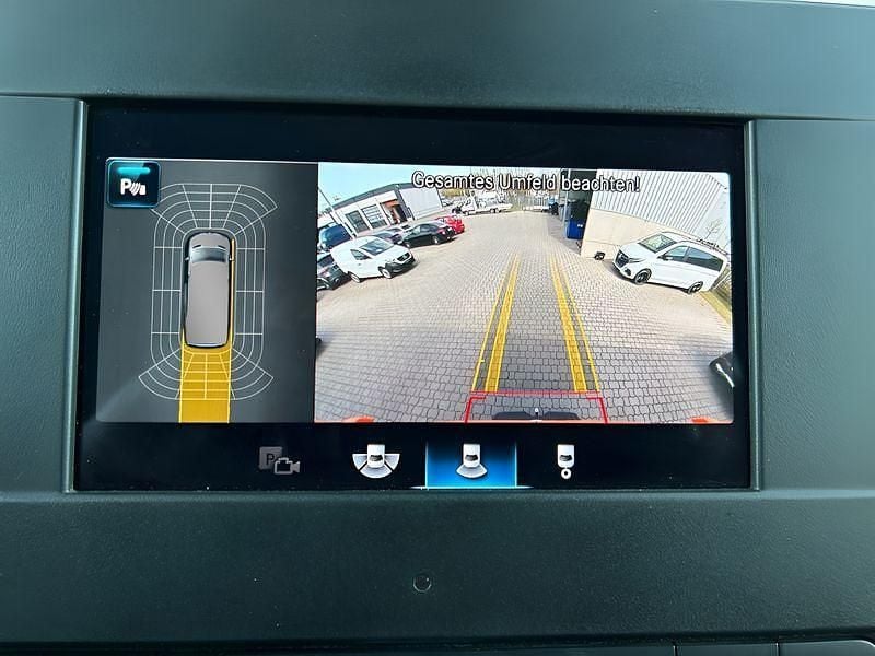 Second-hand Mercedes Sprinter 143 CP (105 kW) 2020 Portocaliu Van