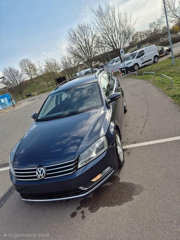 Gebraucht VW Passat Comfortline 140 PS (102 kW) 2013 Blau Kombi