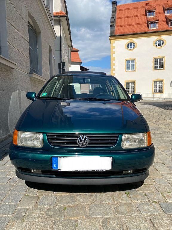 Grün Gebraucht 1996 VW Polo Comfortline Limousine | 2.000 € (Etwas zu teuer) - Bild 1/4