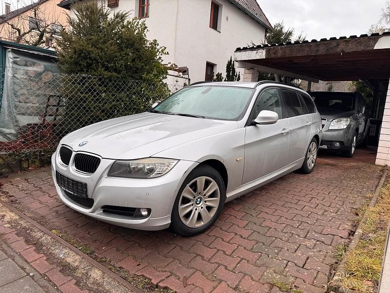 Gebraucht BMW 320 170 PS (125 kW) 2010 Silber Kombi