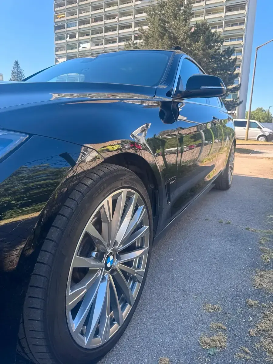 Gebraucht BMW 330 M Sport 258 PS (189 kW) 2016 Schwarz Limousine
