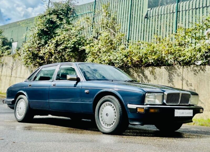 Gebraucht Jaguar XJ40 264 PS (194 kW) 1988 Blau Limousine