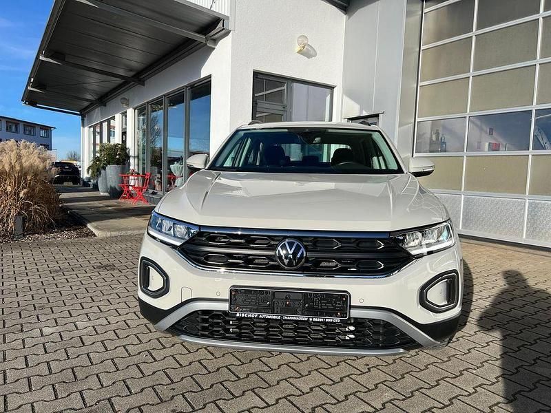 Gebraucht VW T-Roc 150 PS (110 kW) 2024 Ascotgrau SUV