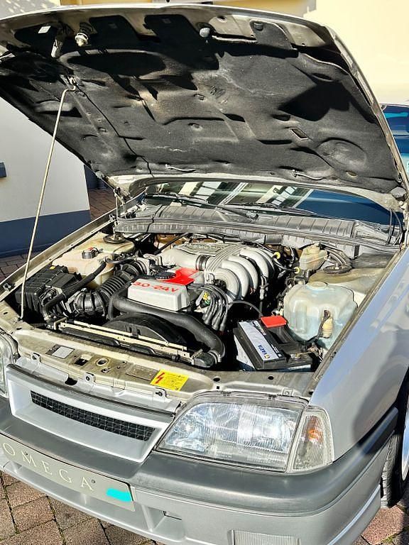 Gebraucht Opel Omega 204 PS (150 kW) 1990 Silber Kombi