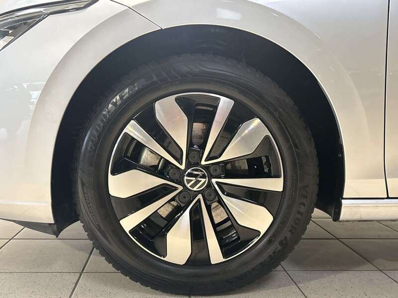 Gebraucht VW Golf VIII Move 131 PS (96 kW) 2024 Reflexsilber (metallic) Kombi