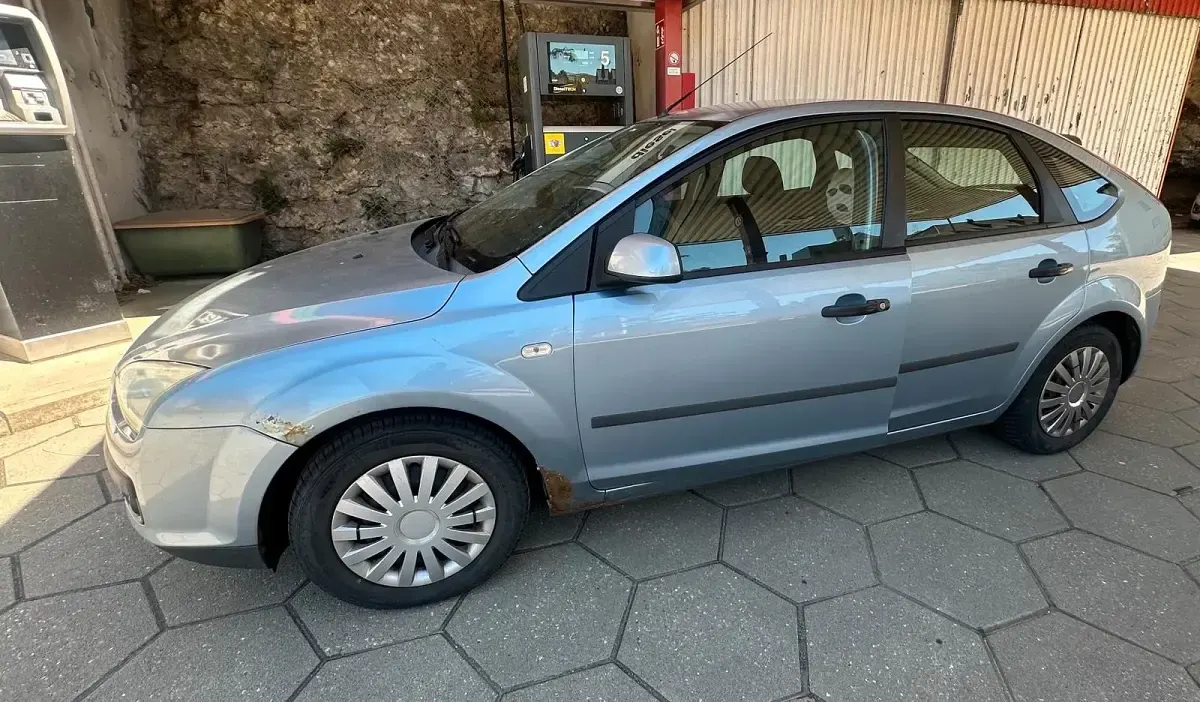 Usata Ford Focus 101 CV (74 kW) 2006 Blu Berlina