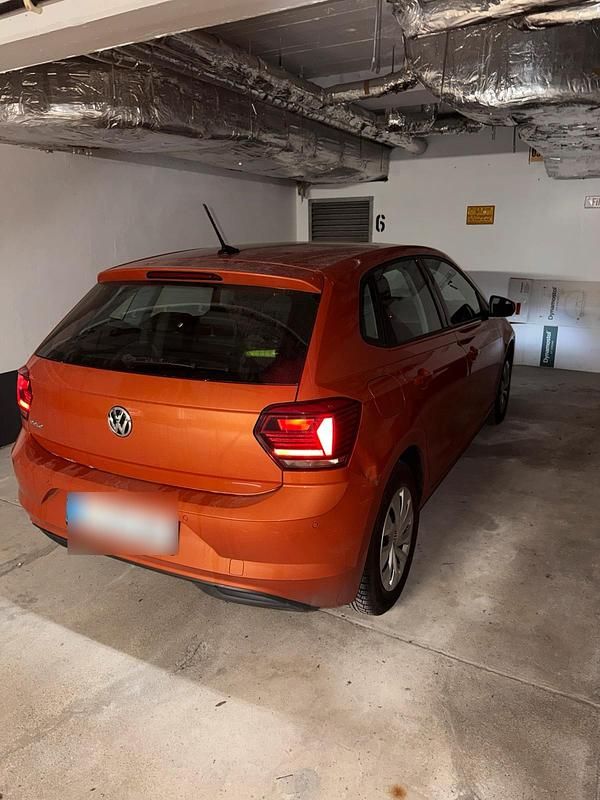 Gebraucht VW Polo Comfortline 75 PS (55 kW) 2018 Orange Kleinwagen