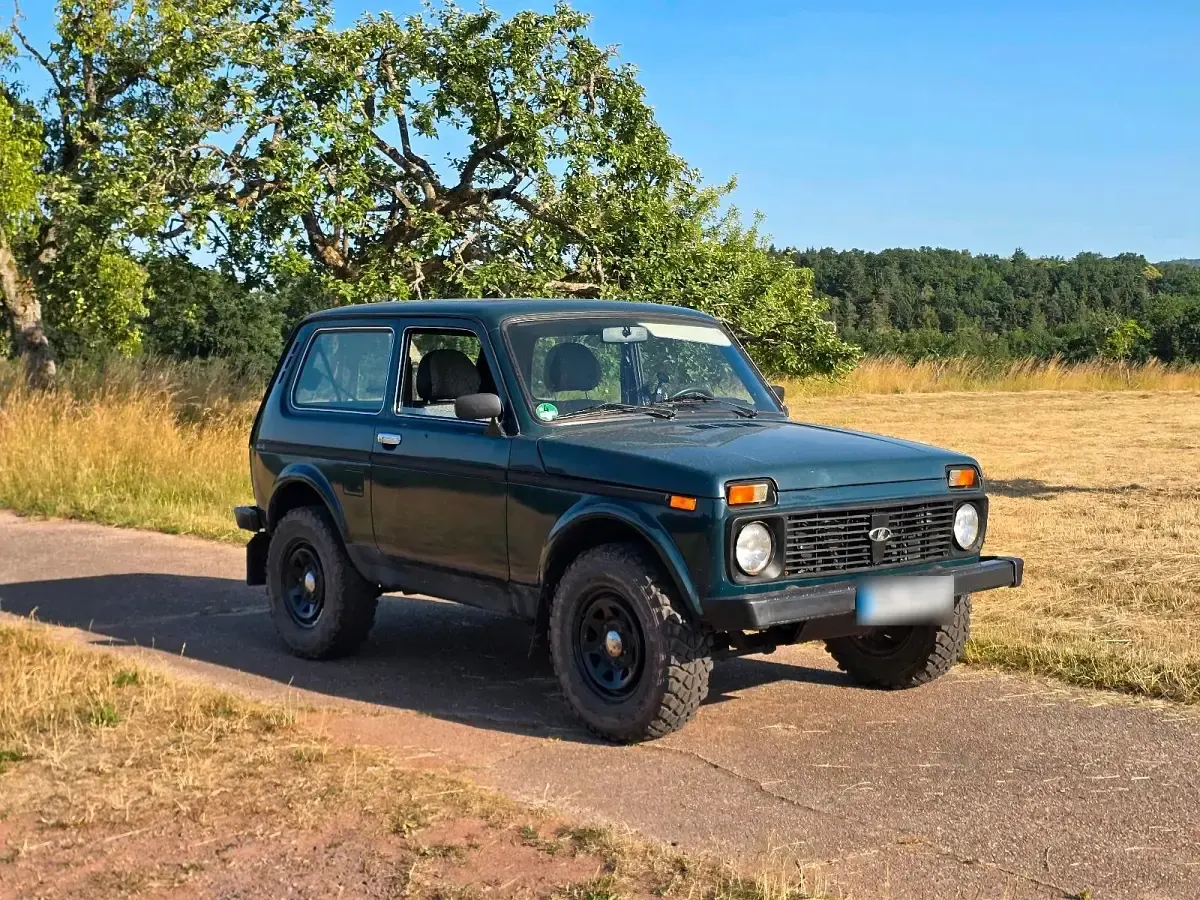 Gebraucht Lada niva 82 PS (60 kW) 2008 Grün SUV