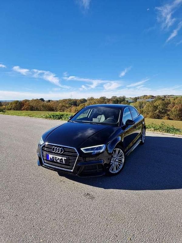 Schwarz Gebraucht 2018 Audi A3 S-Line Limousine | 21.990 € (Fairer Preis) - Bild 1/4