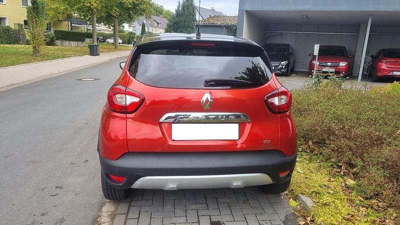 Gebraucht Renault Captur 90 PS (66 kW) 2015 Rot SUV