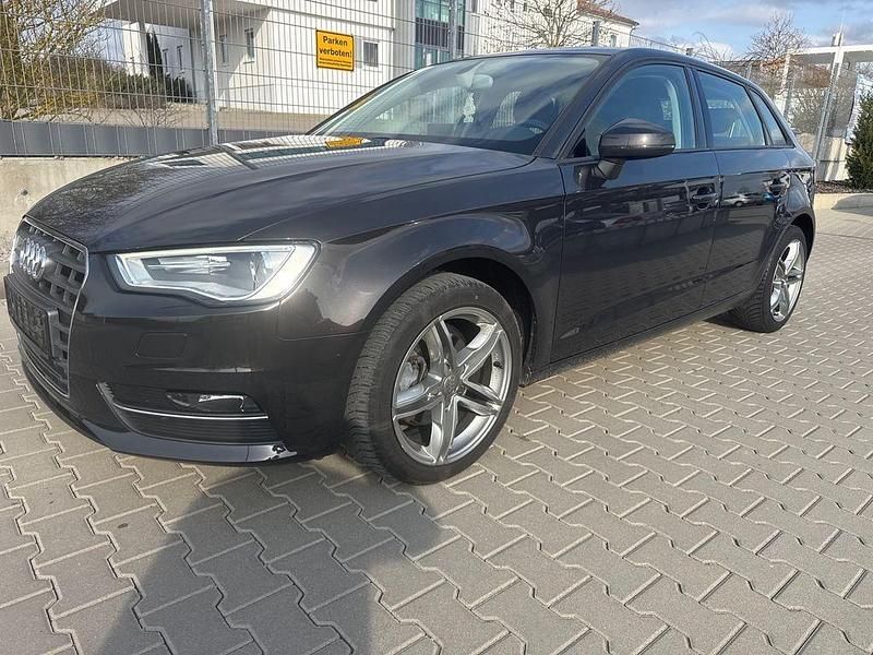 Gebraucht Audi A3 Attraction 105 PS (77 kW) 2015 Braun Limousine