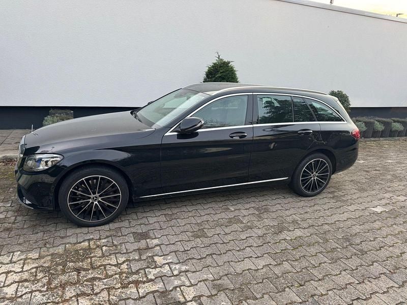 Gebraucht Mercedes C400 333 PS (244 kW) 2020 Schwarz Kombi