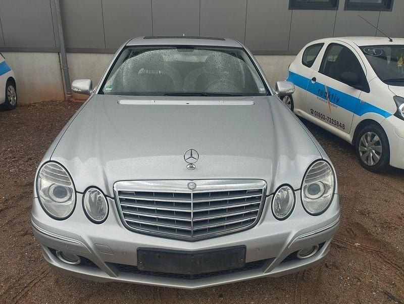 Gebraucht Mercedes E200 184 PS (135 kW) 2007 Silber Limousine