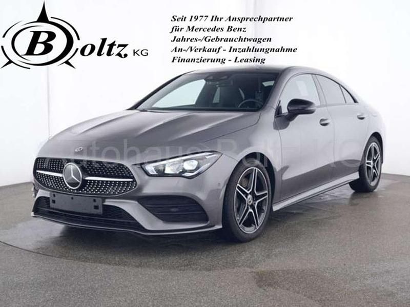 Mountaingrau (metallic) Gebraucht 2023 Mercedes CLA200 AMG Coupé | 36.900 € (Fairer Preis) - Bild 1/4